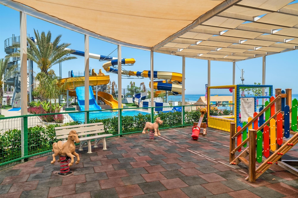 Corendon Playa Kemer - Ultra All Inclusive — Attractions for children in Kemer