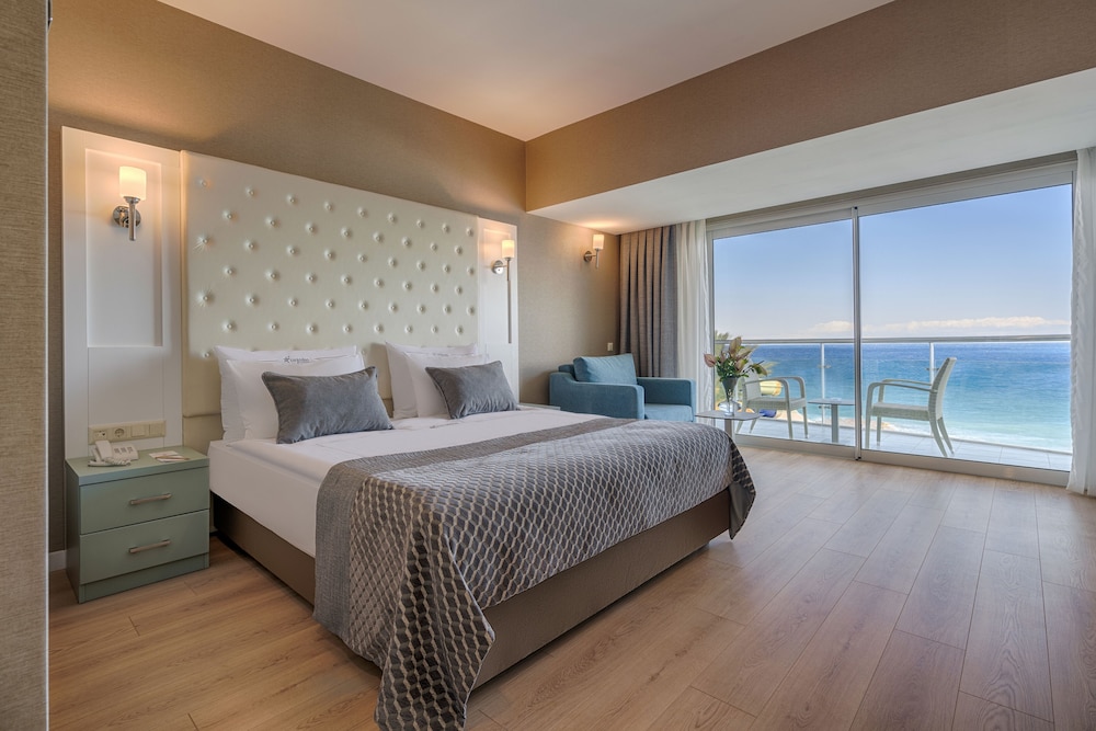 Corendon Playa Kemer - Ultra All Inclusive — Hotel rooms in Kemer