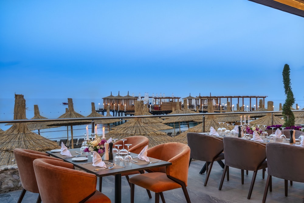 Corendon Playa Kemer - Ultra All Inclusive — Restaurant & bars in Kemer