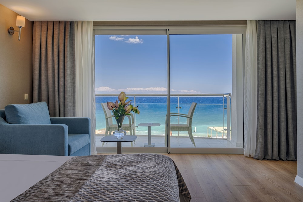 Corendon Playa Kemer - Ultra All Inclusive — Hotel rooms in Kemer