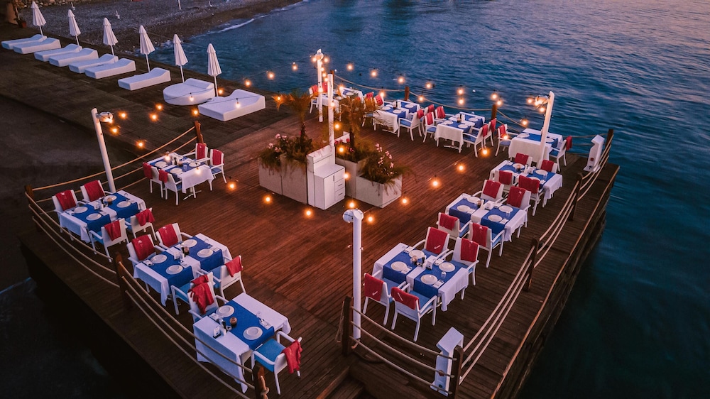 Corendon Playa Kemer - Ultra All Inclusive — Restaurant & bars in Kemer