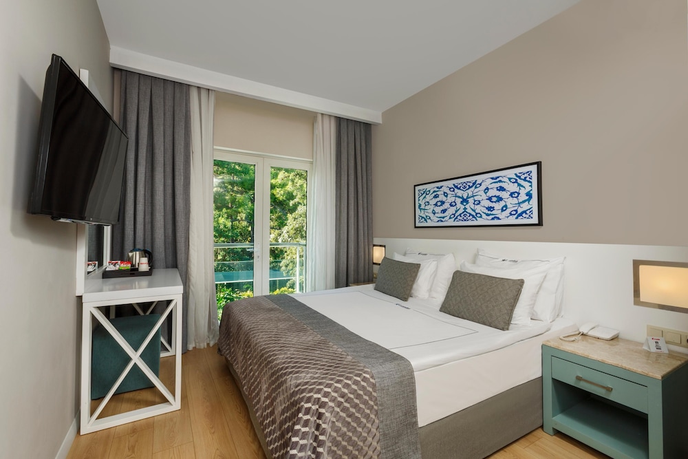 Corendon Playa Kemer - Ultra All Inclusive — Hotel rooms in Kemer