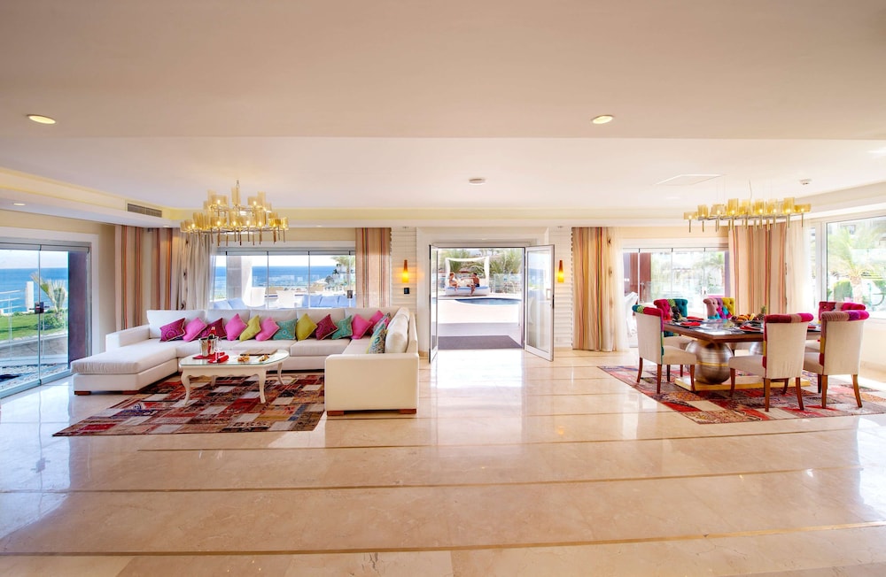 SUNRISE Arabian Beach Resort — Hotel building in Sharm El Sheikh, Red Sea
