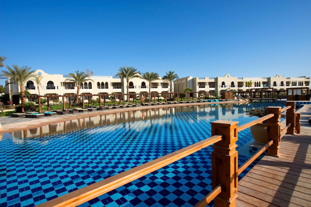 SUNRISE Arabian Beach Resort — Swimming pool in Sharm El Sheikh, Red Sea