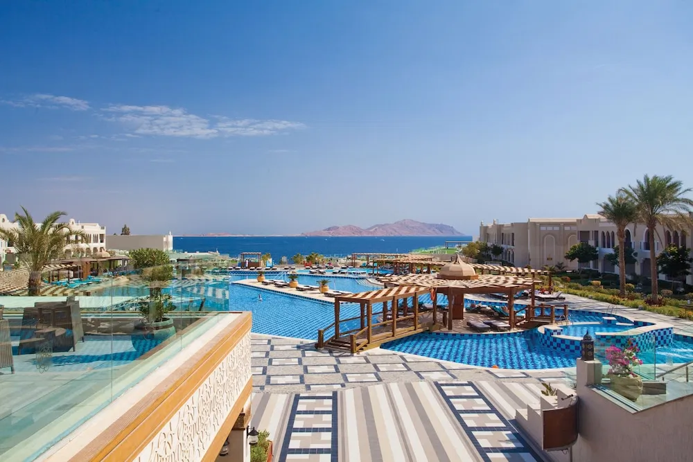 SUNRISE Arabian Beach Resort