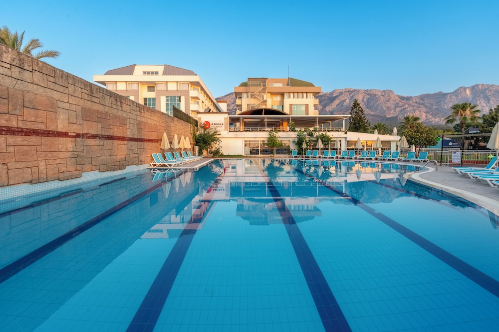 Armas Gul Beach - All Inclusive — Swimming pool in Kemer