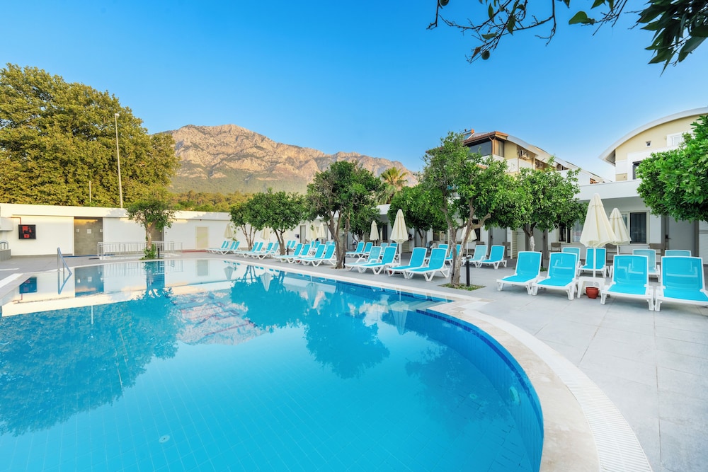 Armas Gul Beach - All Inclusive — Swimming pool in Kemer