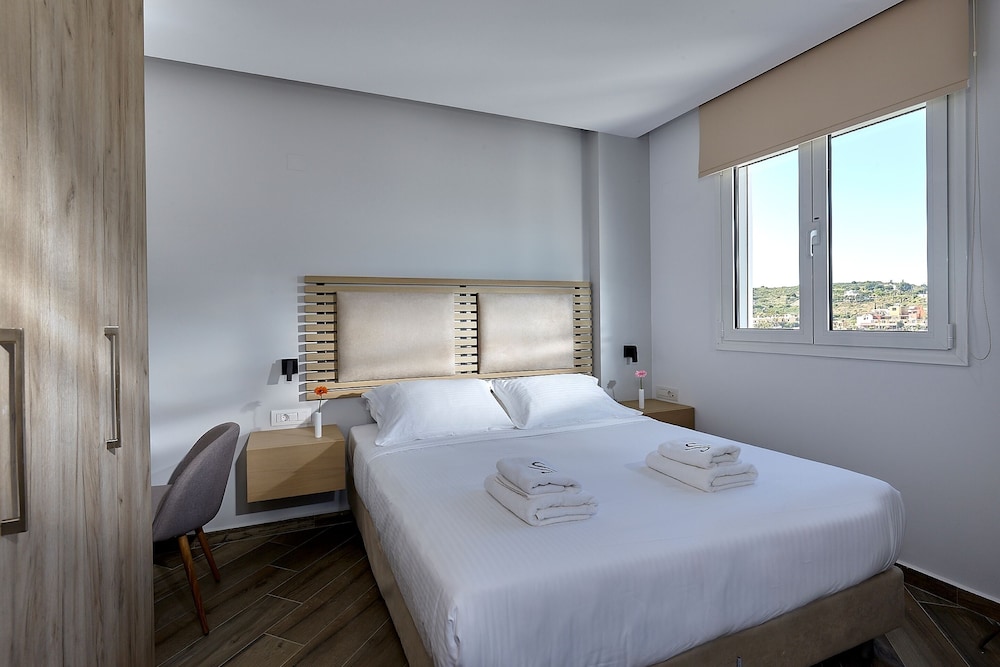 Seascape Luxury Residences — Hotel rooms in Lygaria