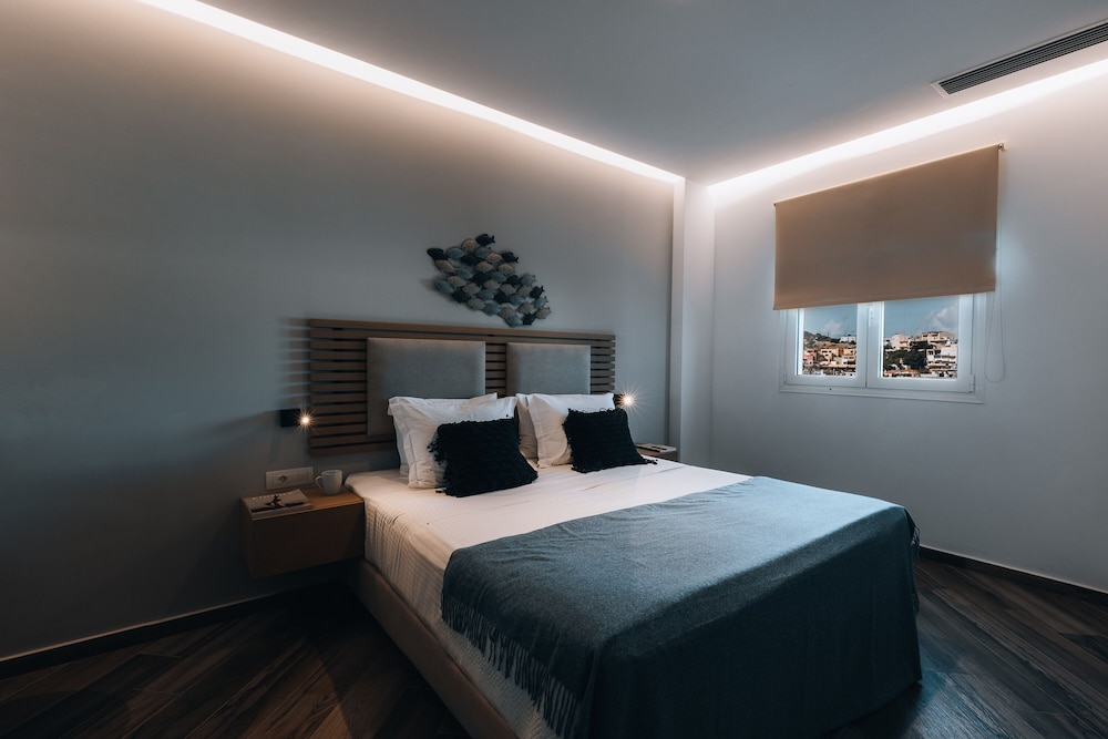 Seascape Luxury Residences — Hotel rooms in Lygaria