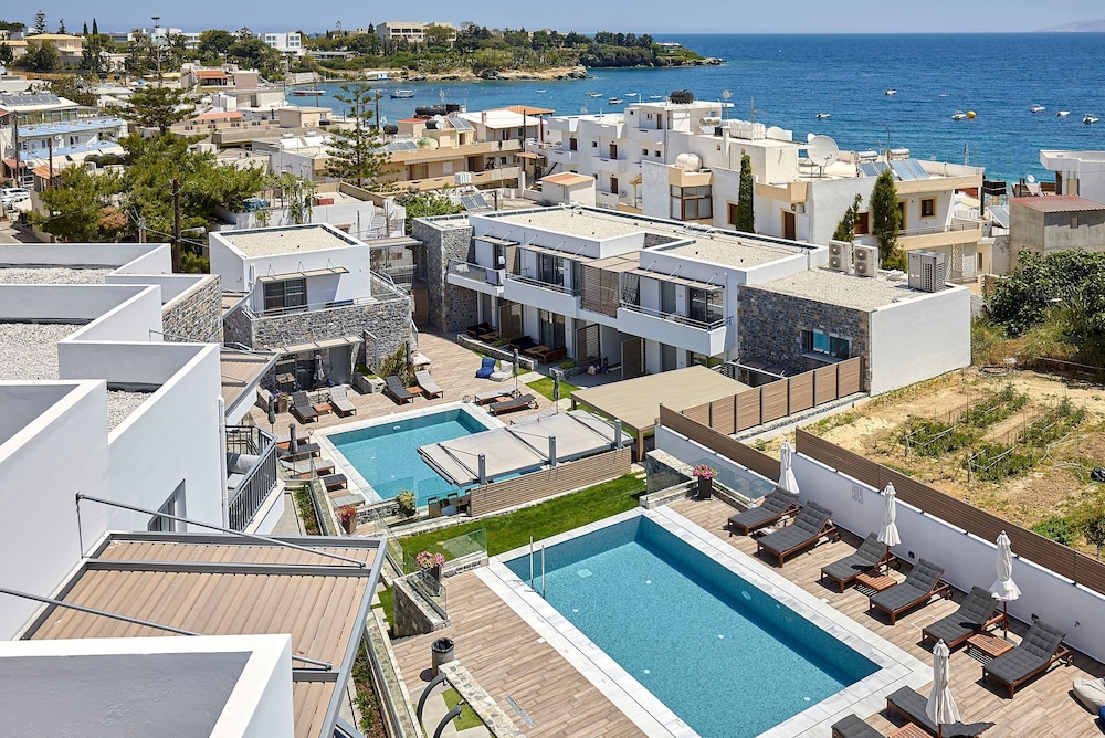 Seascape Luxury Residences — Main photo in Lygaria