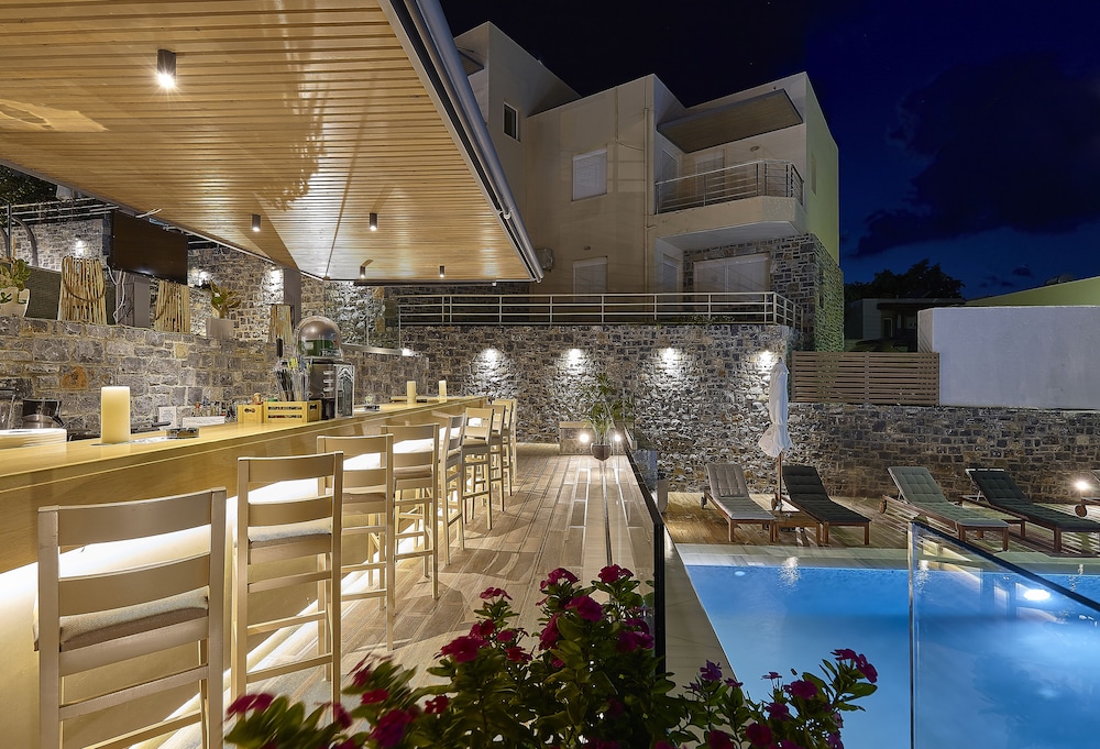 Seascape Luxury Residences — Restaurant & bars in Lygaria