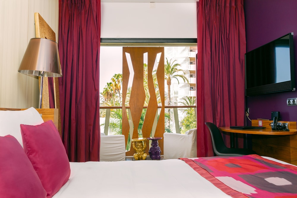 Bohemia Suites & Spa - Adults only — Rooms in Playa del Ingles, Canary Islands