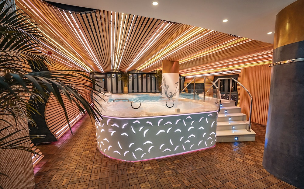 Bohemia Suites & Spa - Adults only — Facilities in Playa del Ingles, Canary Islands