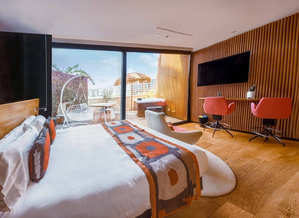 Bohemia Suites & Spa - Adults only — Rooms in Playa del Ingles, Canary Islands