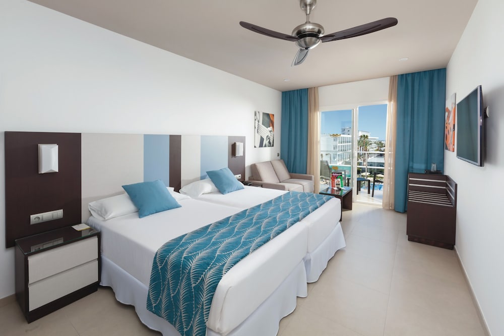 Hotel Riu Costa del Sol - All Inclusive — Hotel rooms in Torremolinos, Andalusia