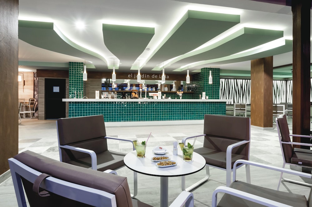 Hotel Riu Costa del Sol - All Inclusive — Restaurant & bars in Torremolinos, Andalusia