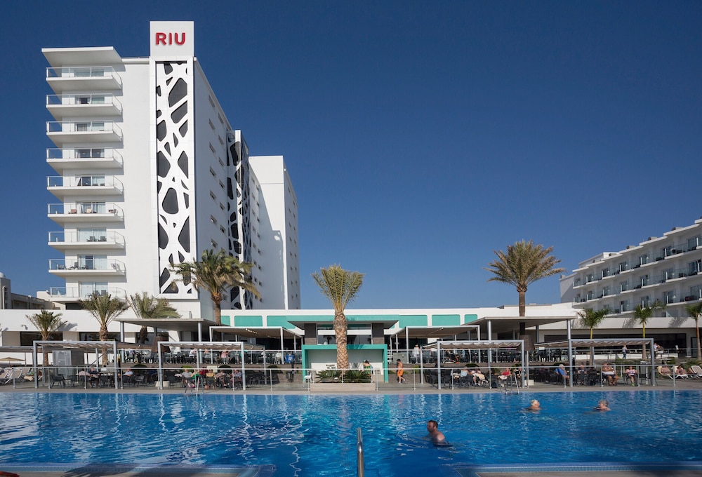 Hotel Riu Costa del Sol - All Inclusive — Swimming pool in Torremolinos, Andalusia