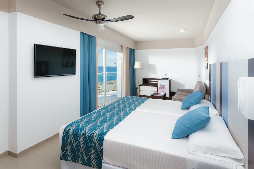 Hotel Riu Costa del Sol - All Inclusive — Hotel rooms in Torremolinos, Andalusia