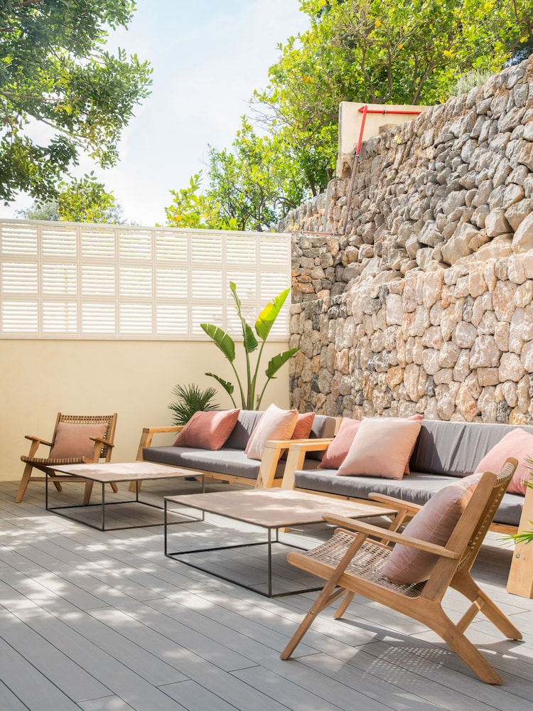 Hotel Edén Nord Soller — Hotel building in Puerto de Soller, Balearic Islands