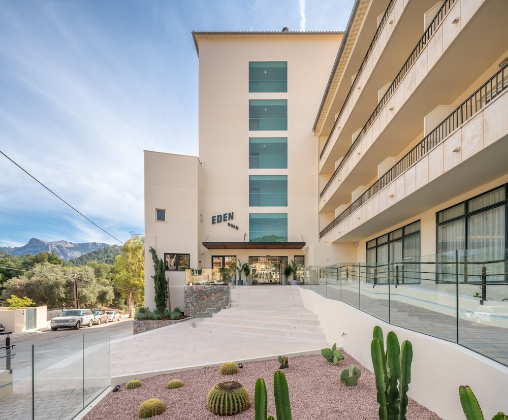 Hotel Edén Nord Soller — Hotel building in Puerto de Soller, Balearic Islands