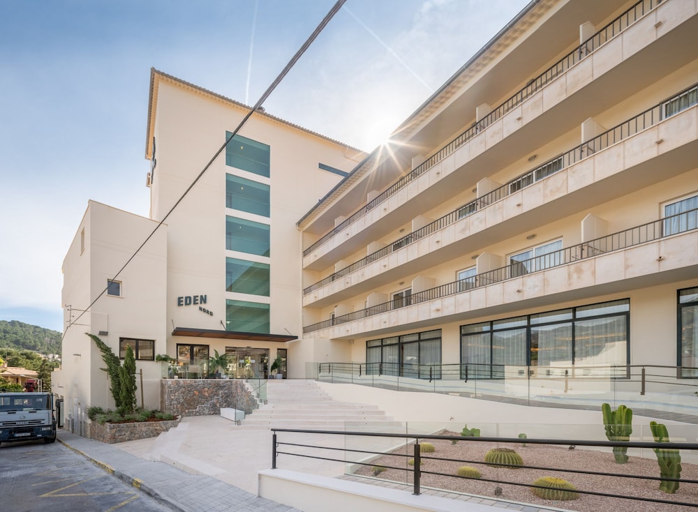 Hotel Edén Nord Soller — Hotel building in Puerto de Soller, Balearic Islands