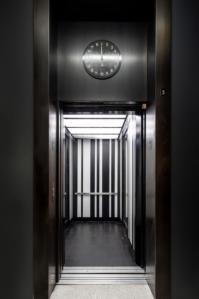 Pod 39 — Hotel building in New York City, New York State