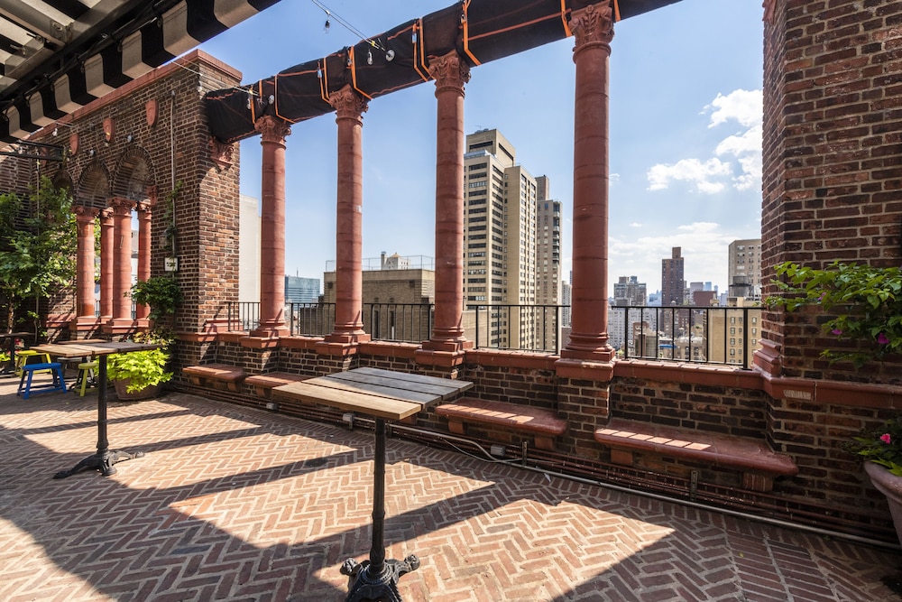Pod 39 — Restaurant & bars in New York City, New York State