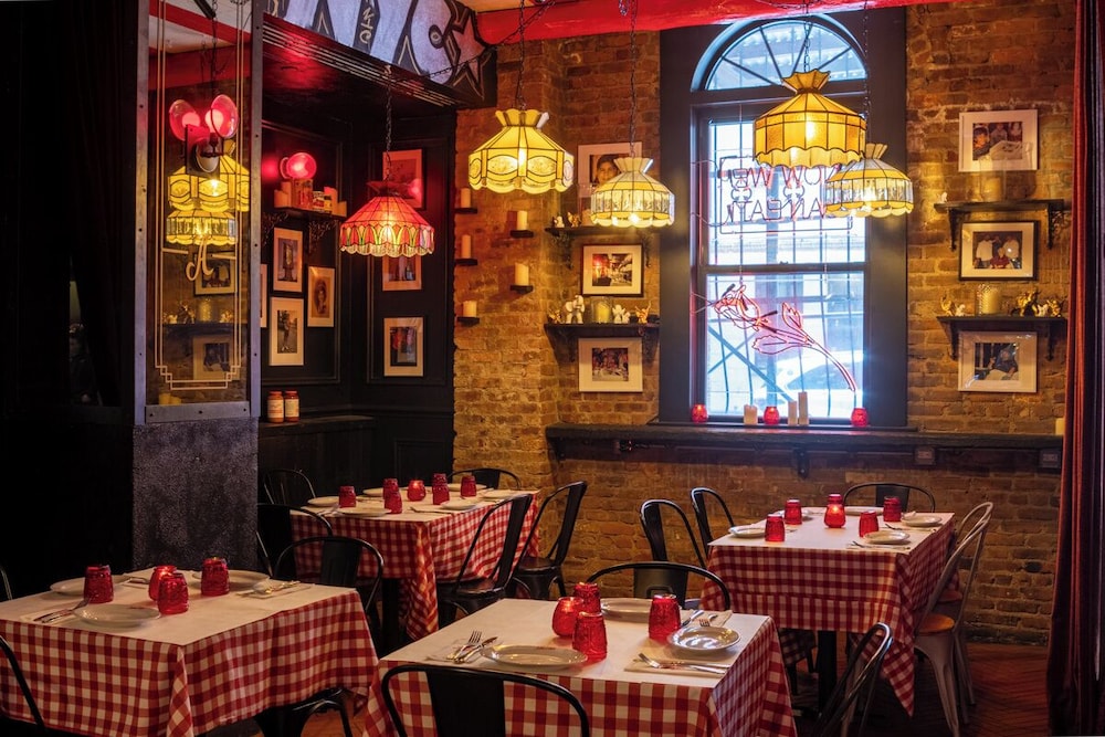 Pod 39 — Restaurant & bars in New York City, New York State