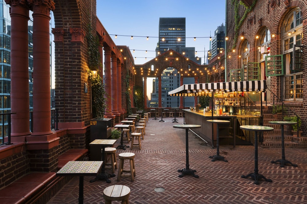 Pod 39 — Restaurant & bars in New York City, New York State