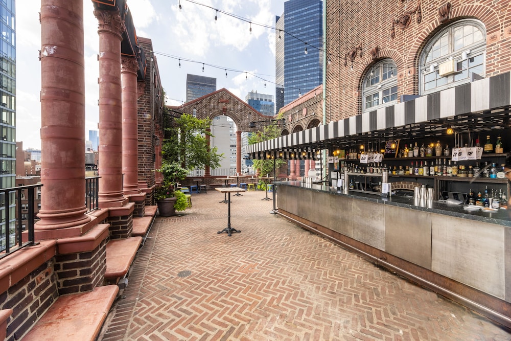 Pod 39 — Restaurant & bars in New York City, New York State