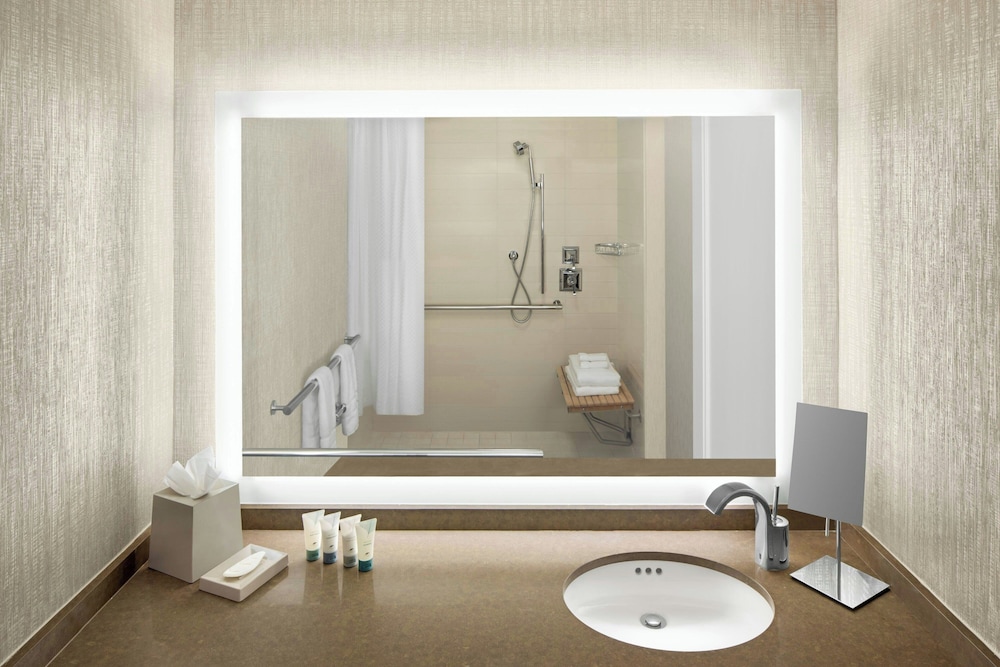 The Westin New York Grand Central — Hotel rooms in New York City, New York State