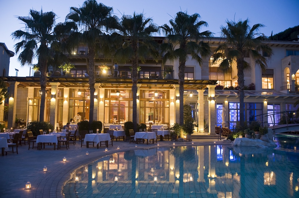 Columbia Beach Resort — Restaurant & bars in Pissouri, Limassol Region