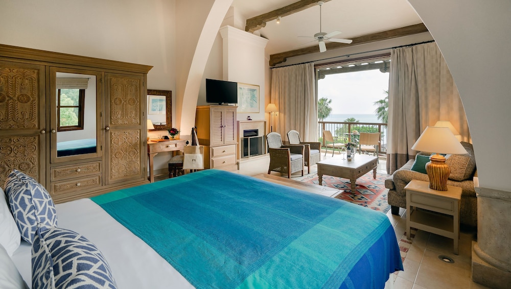 Columbia Beach Resort — Hotel rooms in Pissouri, Limassol Region