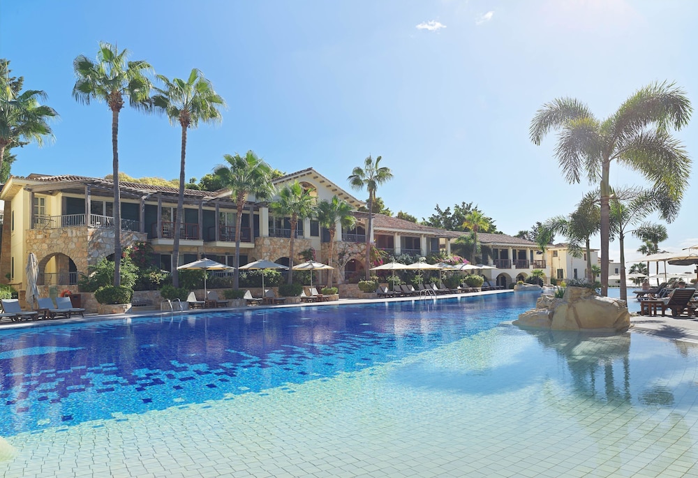 Columbia Beach Resort — Swimming pool in Pissouri, Limassol Region