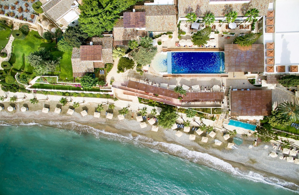 Columbia Beach Resort — Beach in Pissouri, Limassol Region