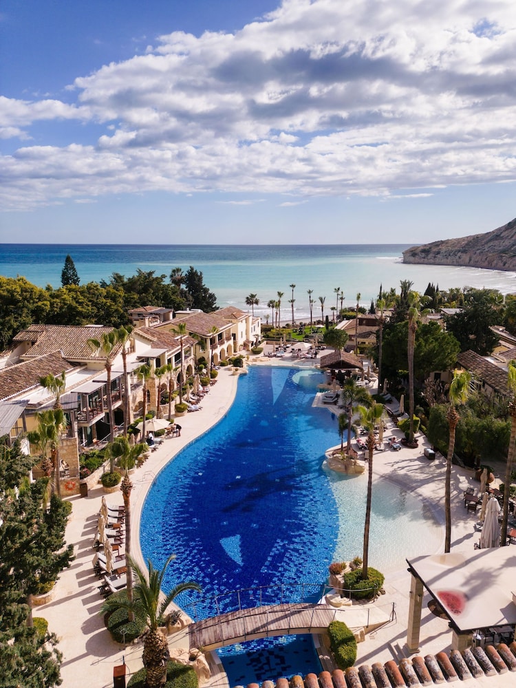 Columbia Beach Resort — Swimming pool in Pissouri, Limassol Region