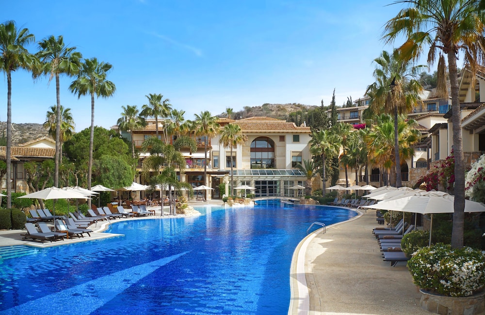 Columbia Beach Resort — Swimming pool in Pissouri, Limassol Region