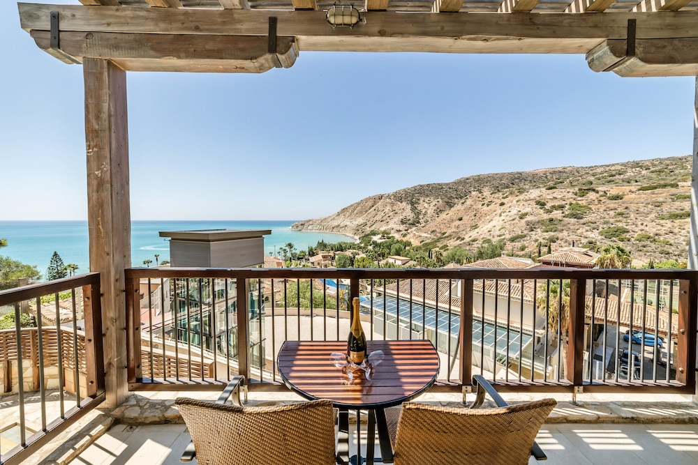 Columbia Beach Resort — Beach in Pissouri, Limassol Region