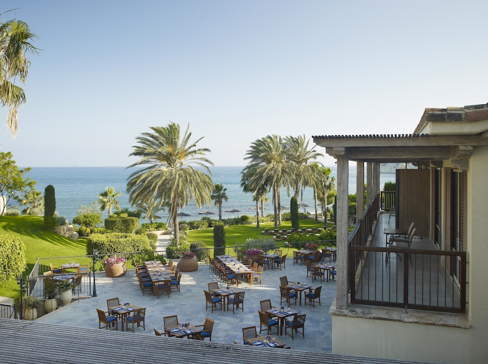 Columbia Beach Resort — Restaurant & bars in Pissouri, Limassol Region