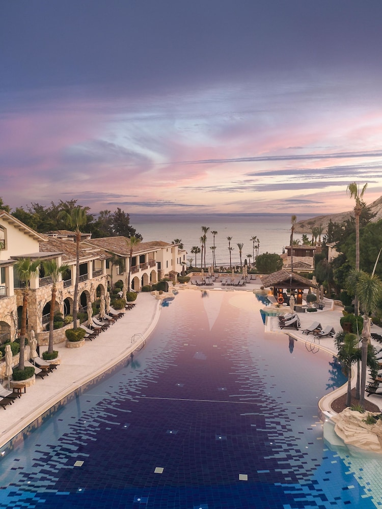 Columbia Beach Resort — Swimming pool in Pissouri, Limassol Region