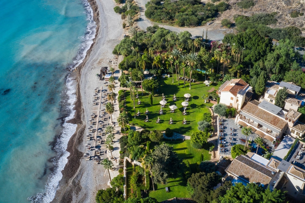 Columbia Beach Resort — Beach in Pissouri, Limassol Region