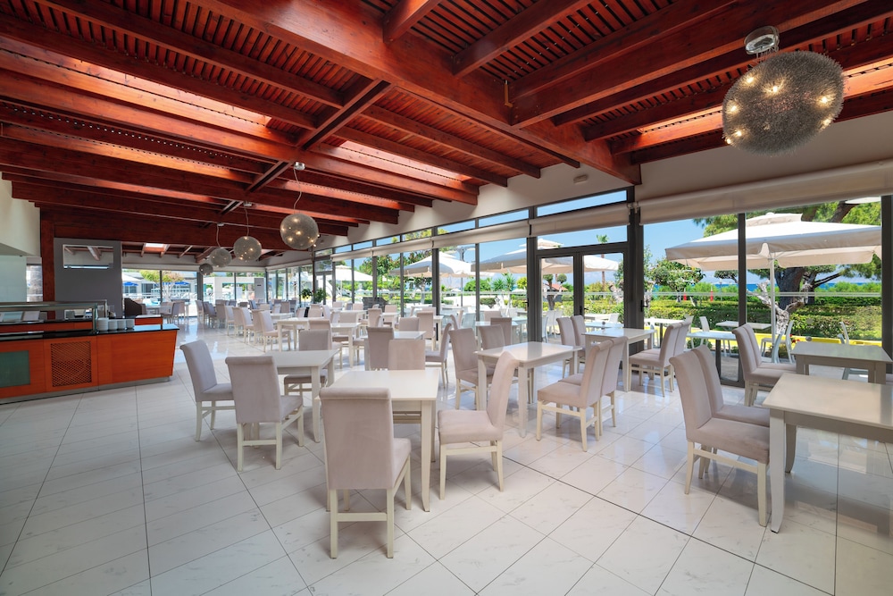 All Senses Ocean Blue Sea Side Resort & Spa By Anayia All Inclusive Resorts — Restaurant & bars in Kremasti, South Aegean