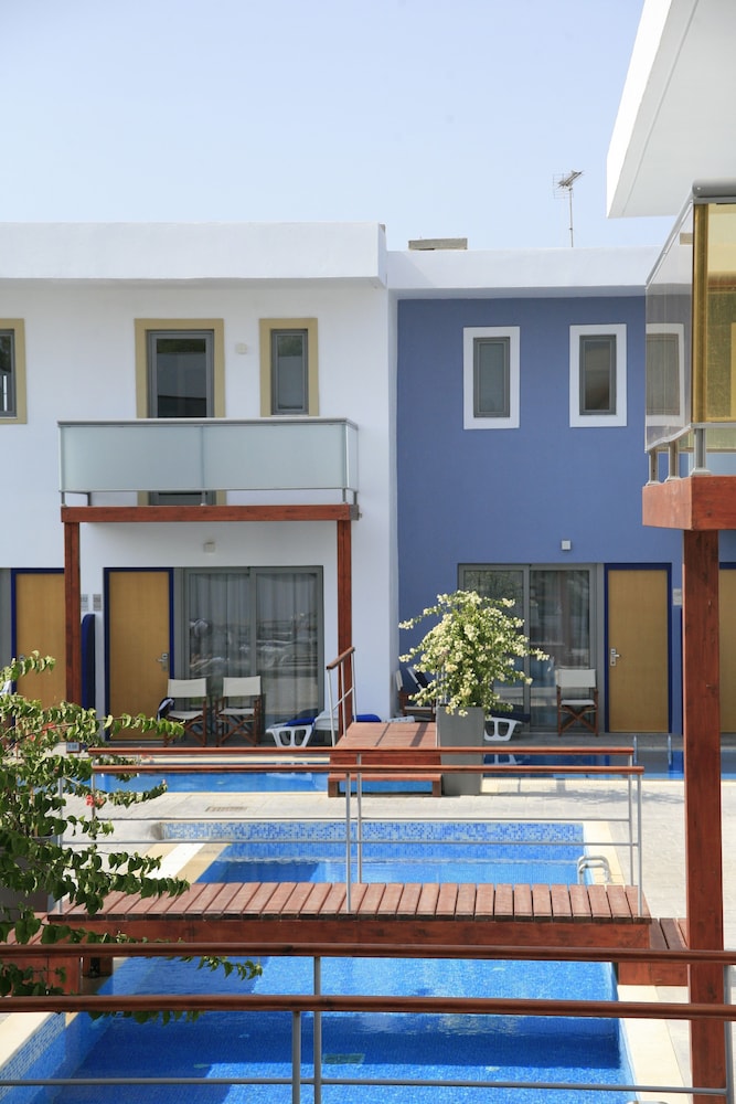 All Senses Ocean Blue Sea Side Resort & Spa By Anayia All Inclusive Resorts — Hotel building in Kremasti, South Aegean