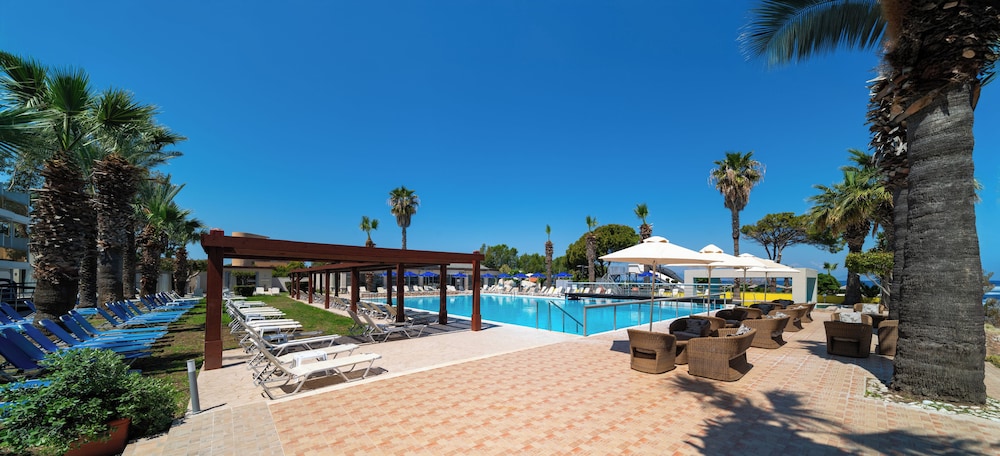 All Senses Ocean Blue Sea Side Resort & Spa By Anayia All Inclusive Resorts — Swimming pool in Kremasti, South Aegean