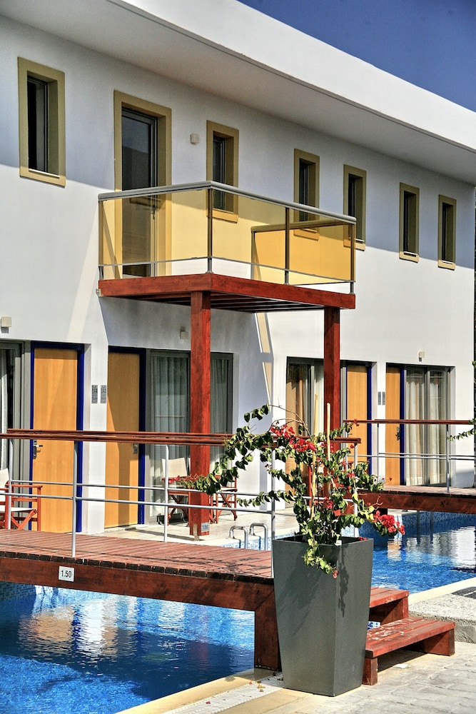 All Senses Ocean Blue Sea Side Resort & Spa By Anayia All Inclusive Resorts — Hotel building in Kremasti, South Aegean