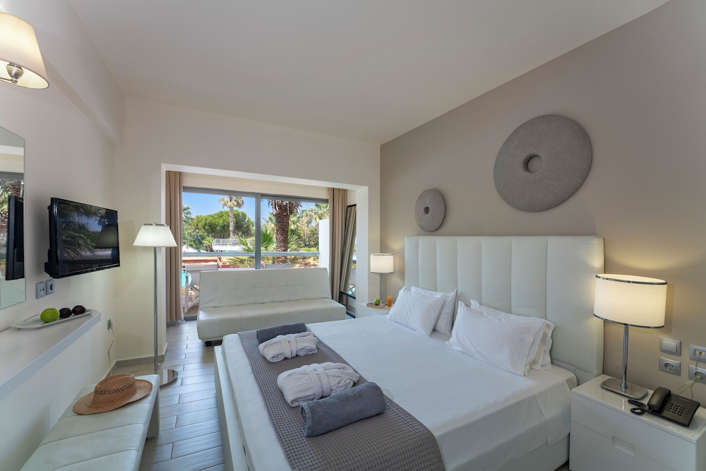 All Senses Ocean Blue Sea Side Resort & Spa By Anayia All Inclusive Resorts — Hotel rooms in Kremasti, South Aegean