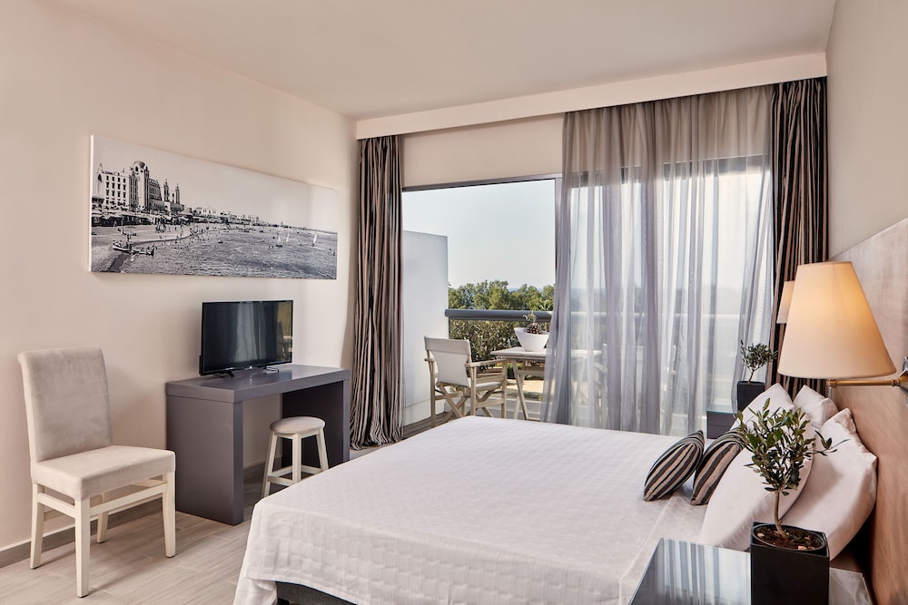 All Senses Ocean Blue Sea Side Resort & Spa By Anayia All Inclusive Resorts — Hotel rooms in Kremasti, South Aegean