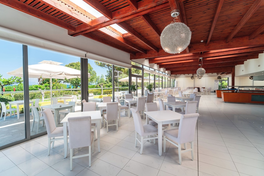 All Senses Ocean Blue Sea Side Resort & Spa By Anayia All Inclusive Resorts — Restaurant & bars in Kremasti, South Aegean