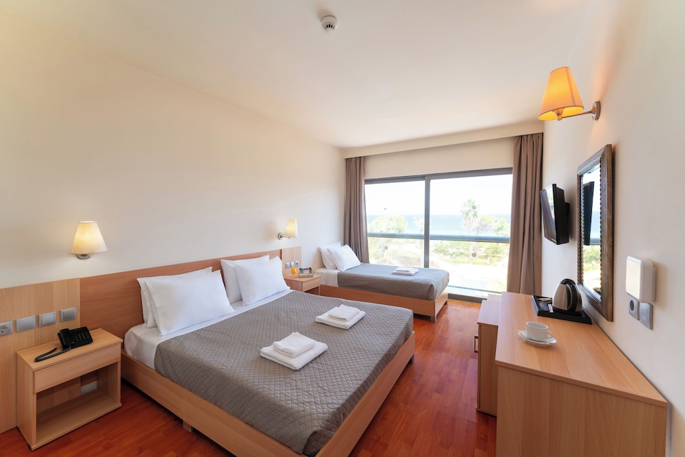 All Senses Ocean Blue Sea Side Resort & Spa By Anayia All Inclusive Resorts — Hotel rooms in Kremasti, South Aegean