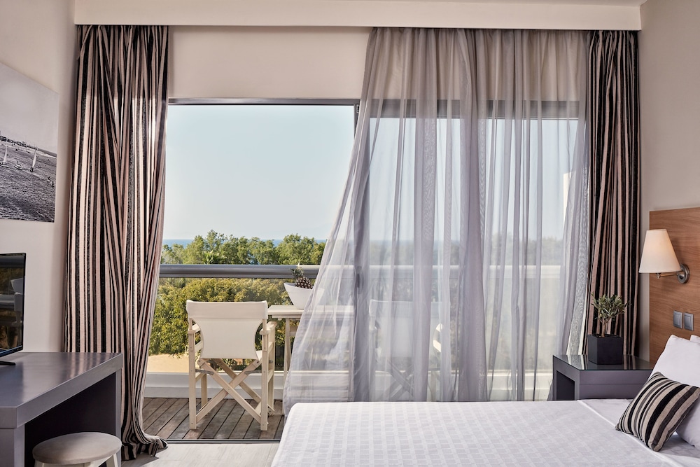 All Senses Ocean Blue Sea Side Resort & Spa By Anayia All Inclusive Resorts — Hotel rooms in Kremasti, South Aegean